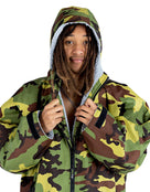 Dryrobe - Advance Long Sleeve Adult Robe - Camouflage Grey - Male Model Front Close Up