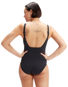 Speedo-scoopback-eclipse black green-model back