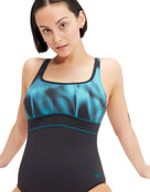Speedo-scoopback-eclipse black green-model front